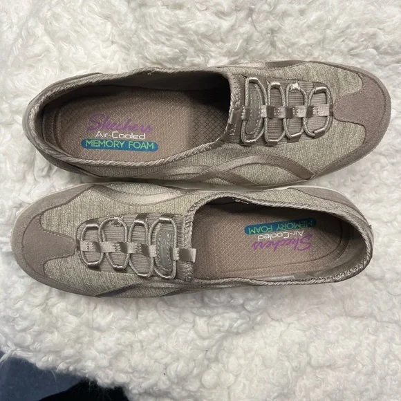SOLD [JUST IN] Skechers Women's Beige Slip-On Memory Foam Sneakers Sz 9 - Picture 4 of 8
